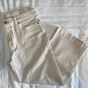 NWT NEVER WORN! Lucky Brand Mid-Rise Crop Wide Leg in Size 29/8.